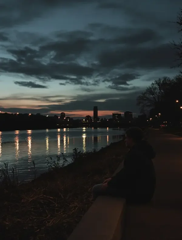 边缘的夏天 - 边缘题材电影，2020年，在线视频观看影视鉴赏